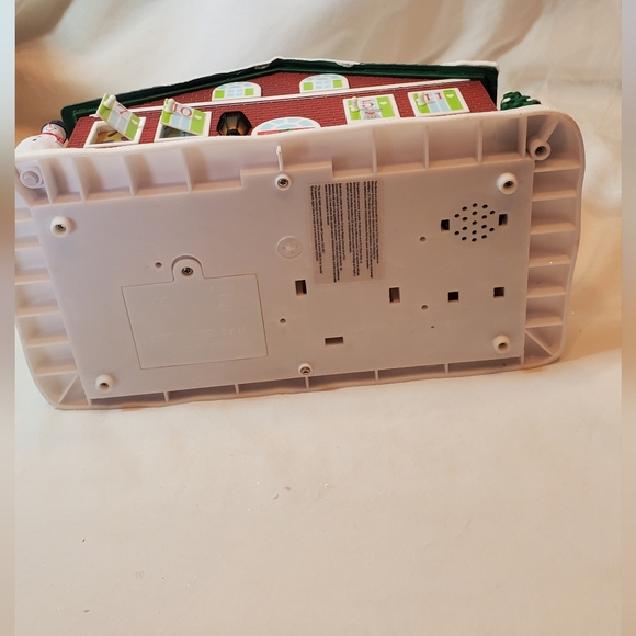 Countdown To Christmas Avon 2011 Advent Lighted Animated Musical House - Picture 9 of 13